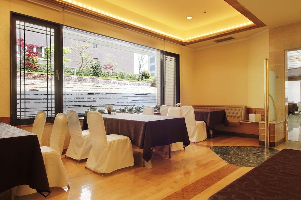Hotel Hiroshima Garden Palace Extérieur photo