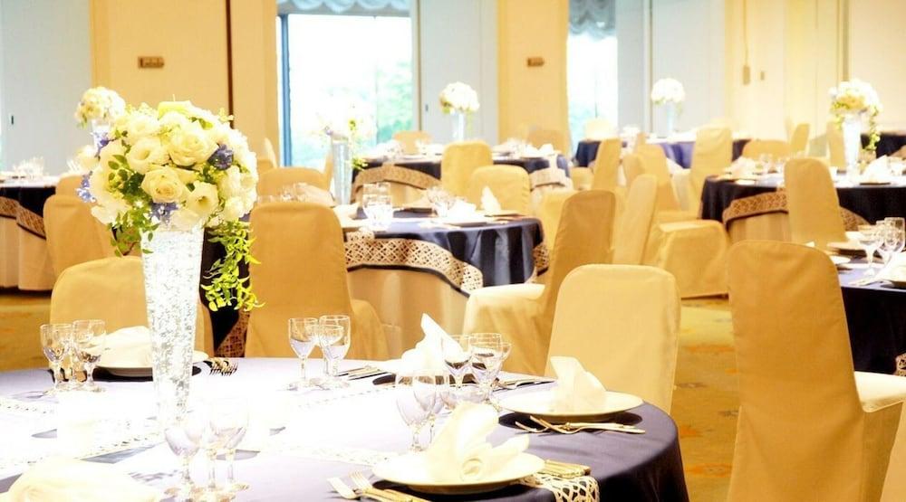 Hotel Hiroshima Garden Palace Extérieur photo