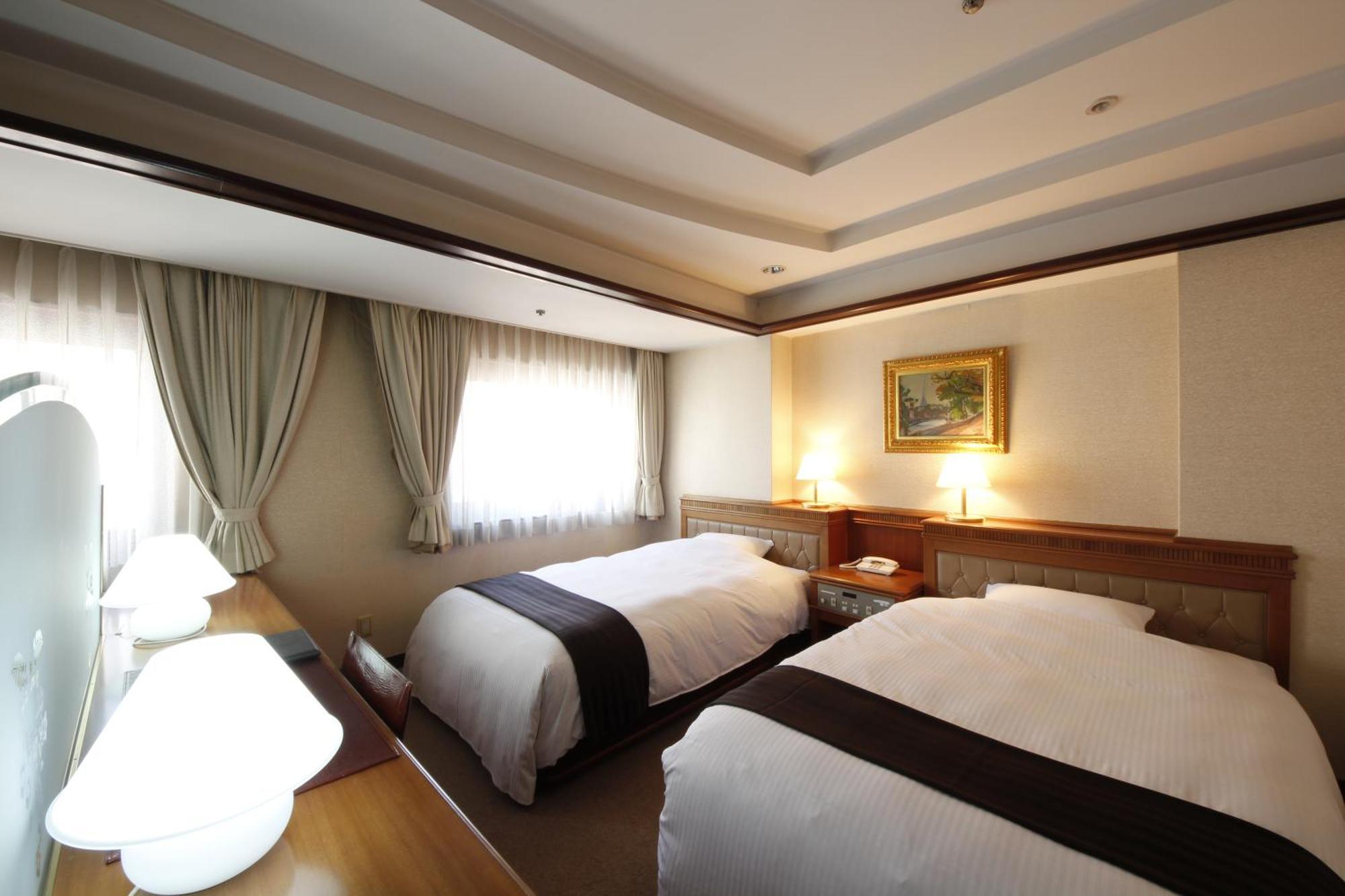 Hotel Hiroshima Garden Palace Extérieur photo